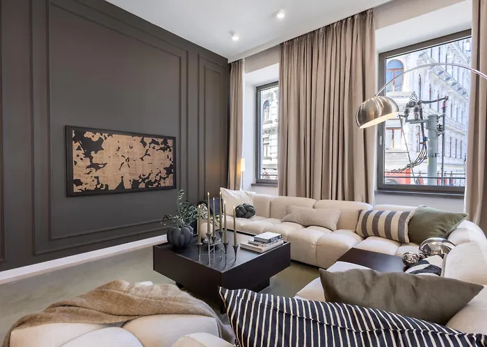 Luxury For 10 In Prime Location