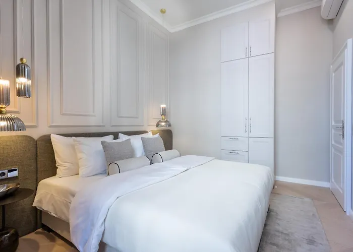 Luxury For 10 In Prime Location Apartament *