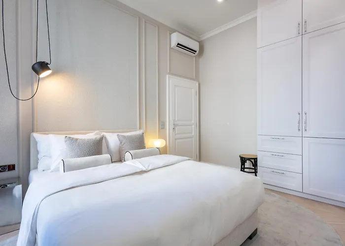 Luxury For 10 In Prime Location Apartament
