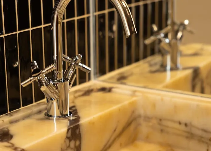 Luxury For 10 In Prime Location Apartament