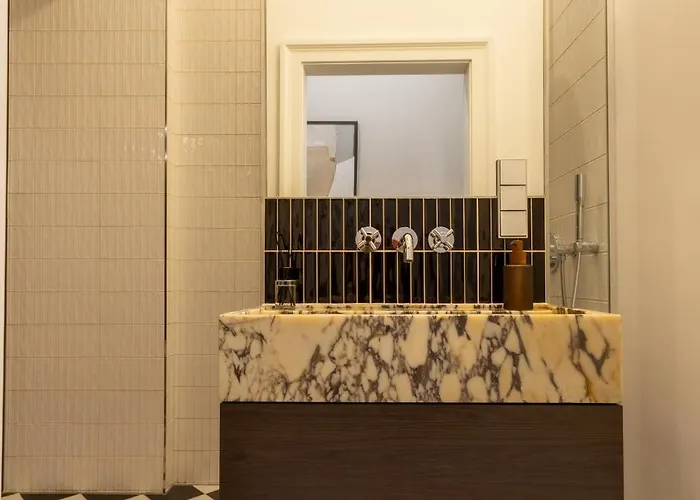 Luxury For 10 In Prime Location Apartament