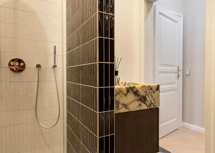 Luxury For 10 In Prime Location *
