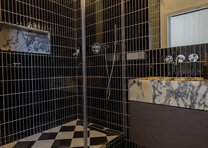 Luxury For 10 In Prime Location Apartament *