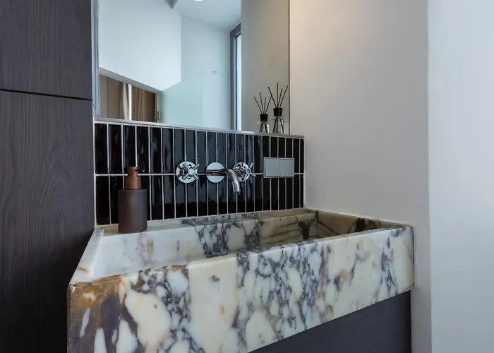 Luxury For 10 In Prime Location