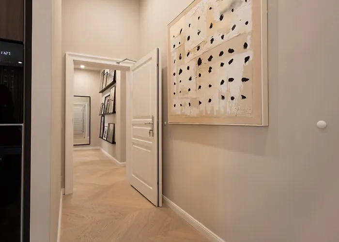 Luxury For 10 In Prime Location Apartament